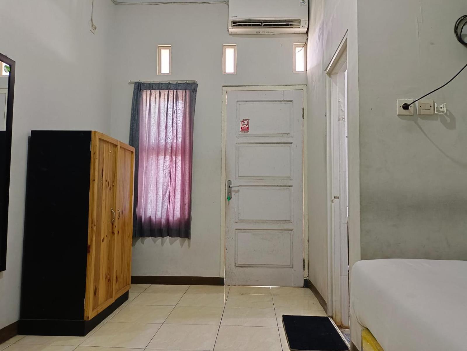 Oemah Jawa Guesthouse Jember Jembel Exterior foto
